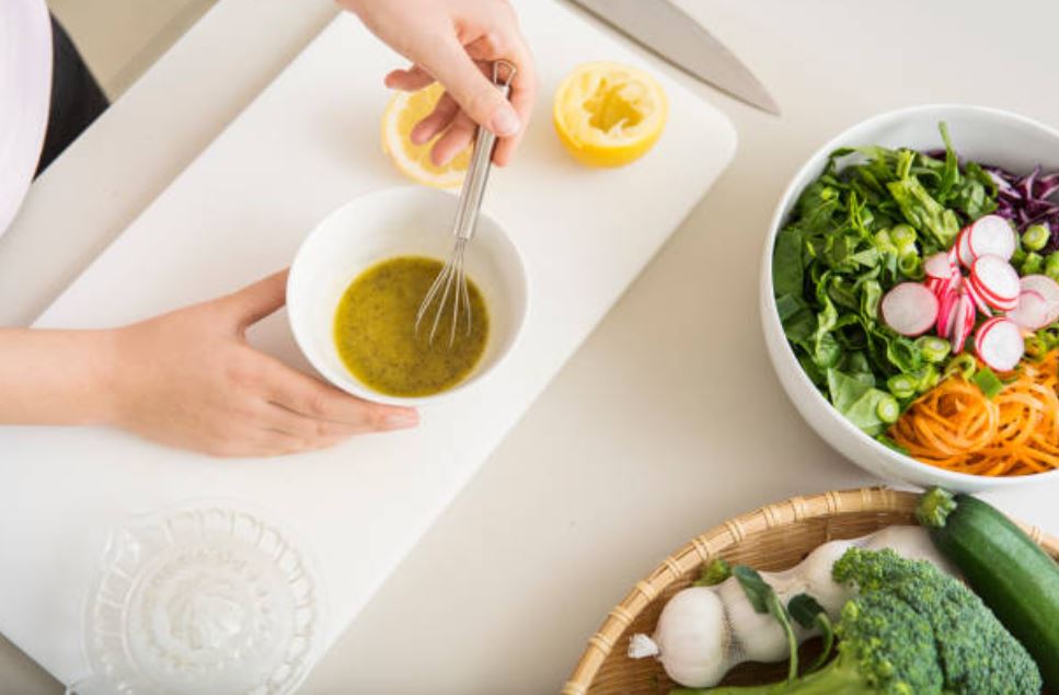 3 idées pour assaisonner la salade quand on a du cholestérol